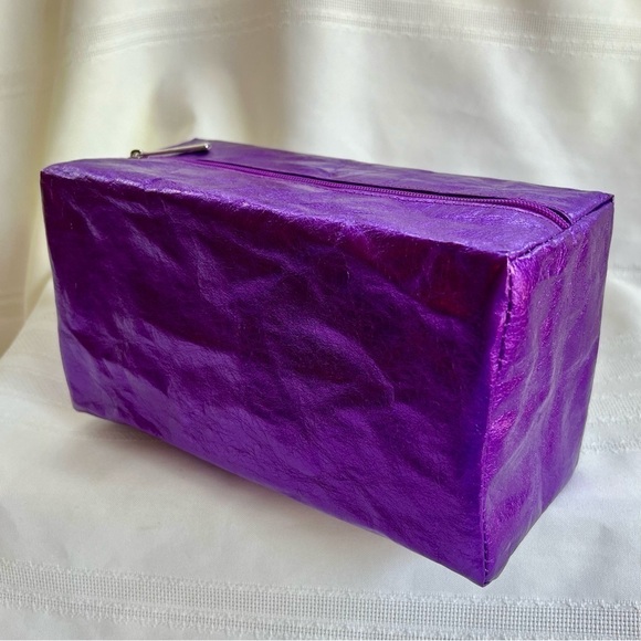 Clinique's Greatest Hits Skincare & Makeup Set NEW NRFB $260 Ulta Exclusi - Picture 7 of 10